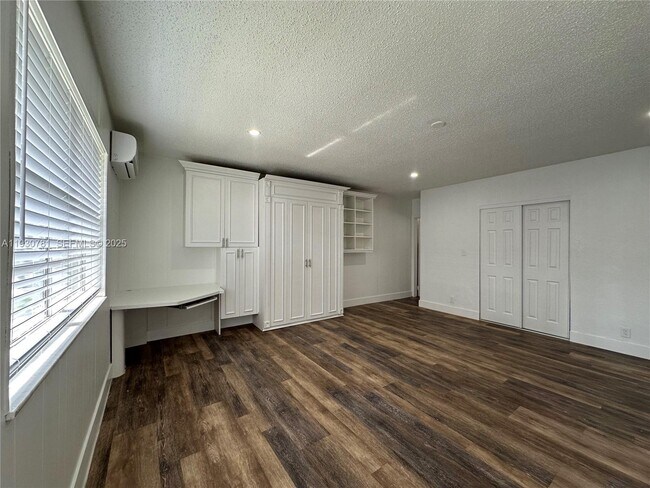 Foto del edificio - 112 NW 2nd Ave