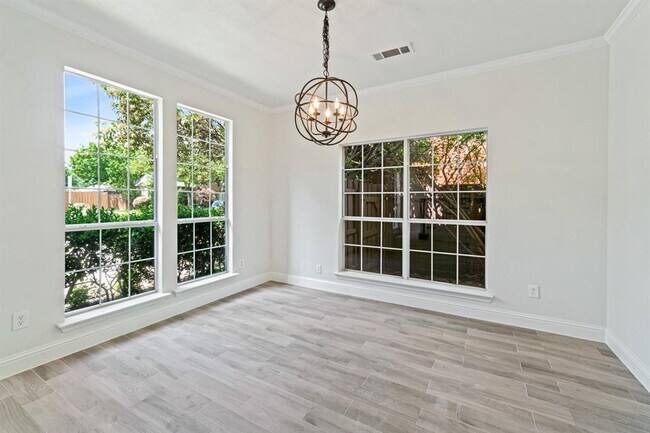 Building Photo - 128 Hollywood Dr