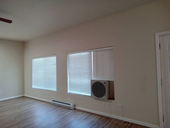 Foto del edificio - 160 Rutherford Ln