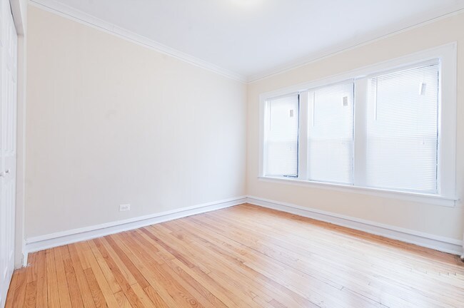 Building Photo - 1650 W 80th St