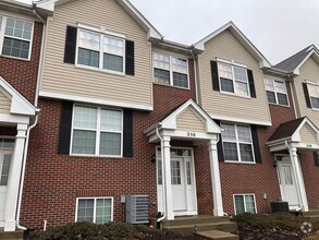 Building Photo - 250 S Alder Creek Dr
