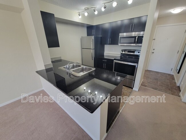 Building Photo - 25 Element Dr N
