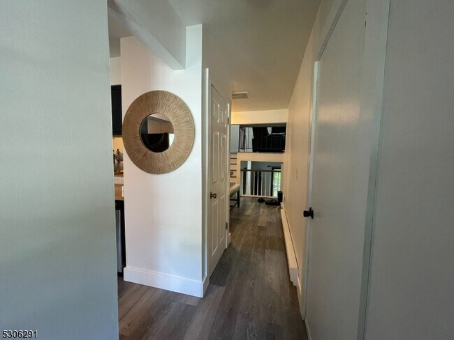 Foto del edificio - 634 Upper Way