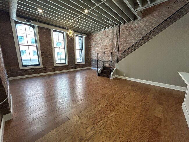 Living space - 311 W Fayette St