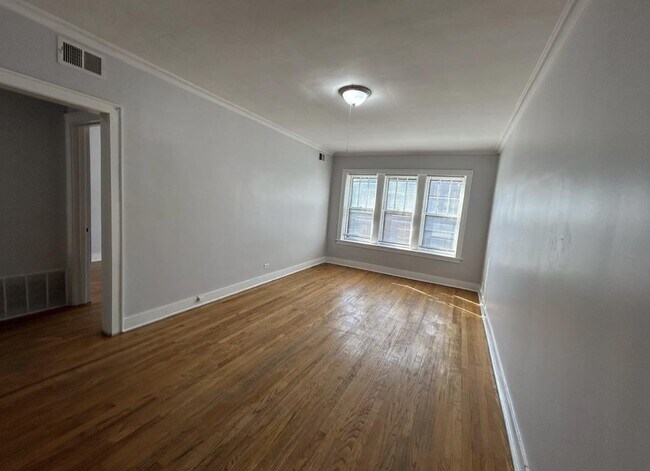 Foto del edificio - 4336 W Lawrence Ave