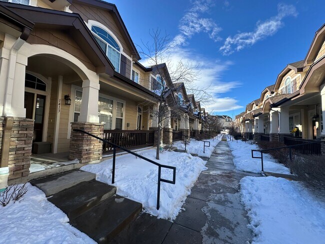 Foto del edificio - 3 Bed 3 bath Townhome in Castle Rock!