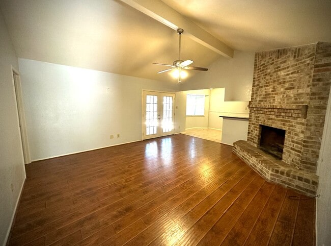 Foto del edificio - 18 Brookflower Rd