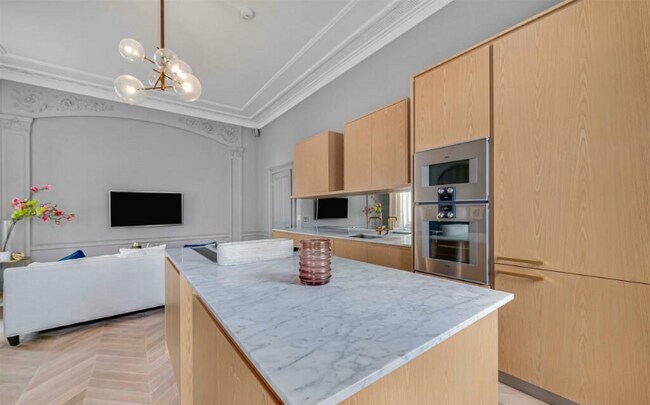 Foto del edificio - 521 Elm Ln