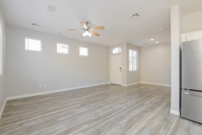 Foto del edificio - 680 Marlberry Pl