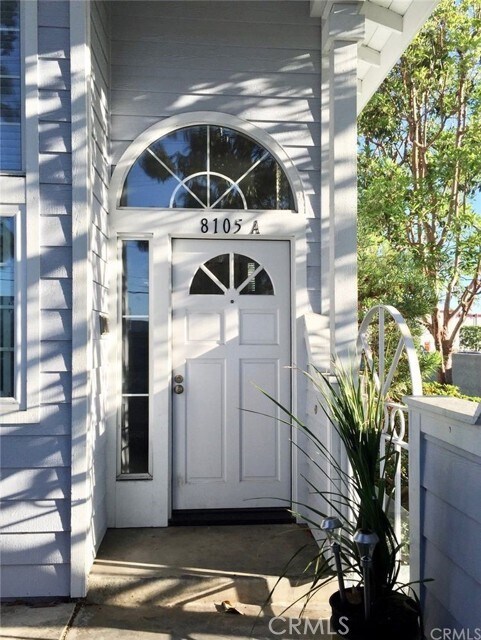 Foto principal - 8105 Surfline Dr