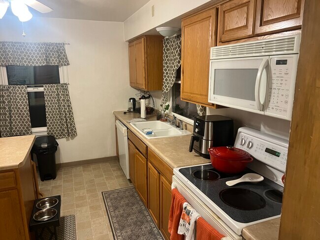 Foto del edificio - 8303 W Dana St