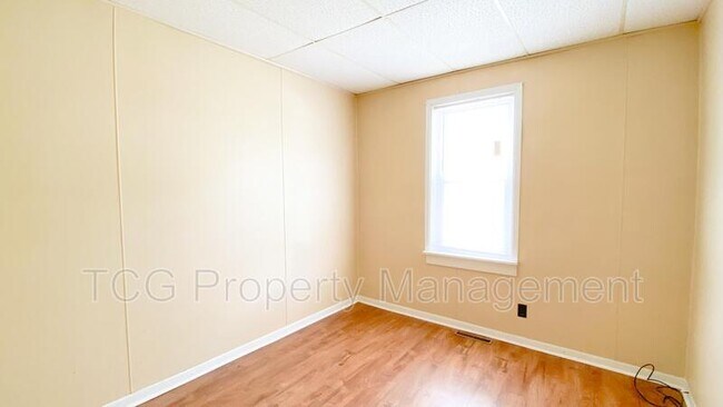 Building Photo - 1339 Kansas St