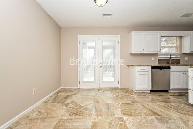 Building Photo - 35 Hampton Oaks Dr