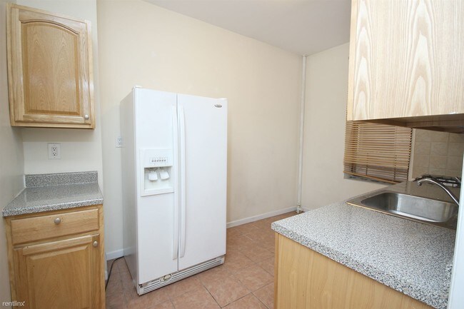 Building Photo - 2460 27th St