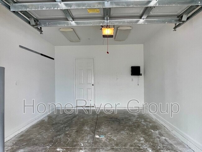 Foto del edificio - 6047 Gibson Ave