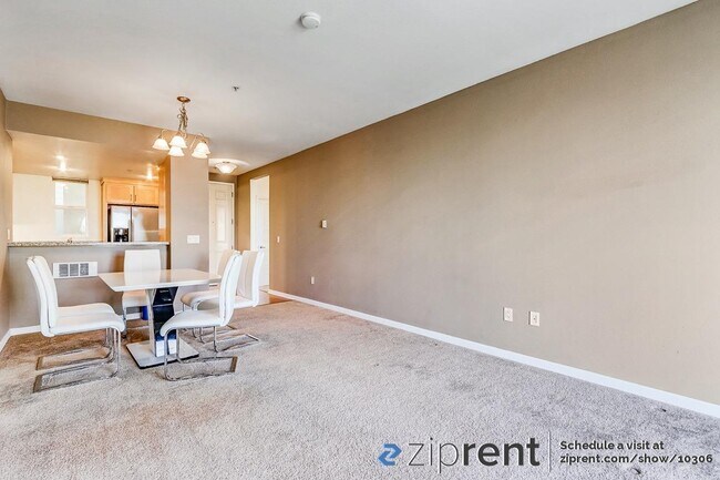 Building Photo - 501 Crescent Way