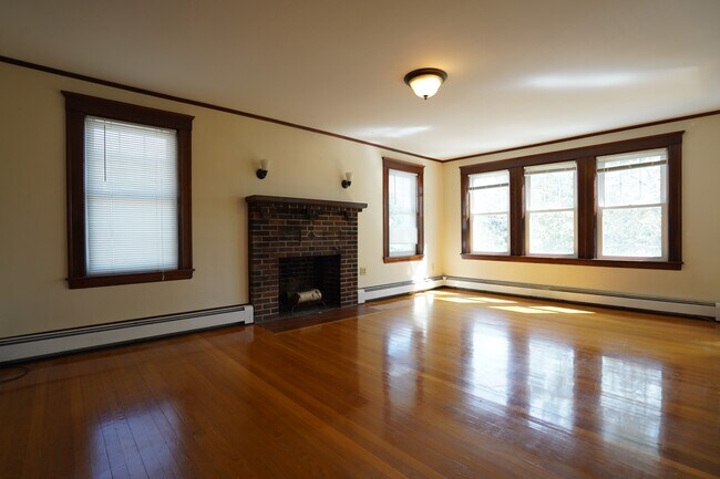 Building Photo - 467 Washington St