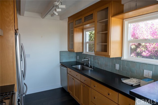 Foto del edificio - 31684 Fairview Rd
