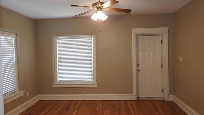 Foto del edificio - Cozy 1 bedroom and 1 bath apartment with a little office room apartment downtown, located on E 26...