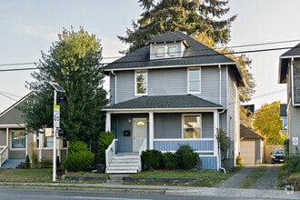 Building Photo - 921 S Sprague Ave