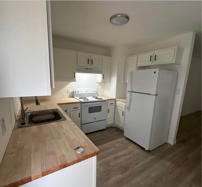 Foto del edificio - 12445 Pizarro Dr