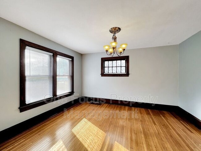 Building Photo - 1043 Park Ave
