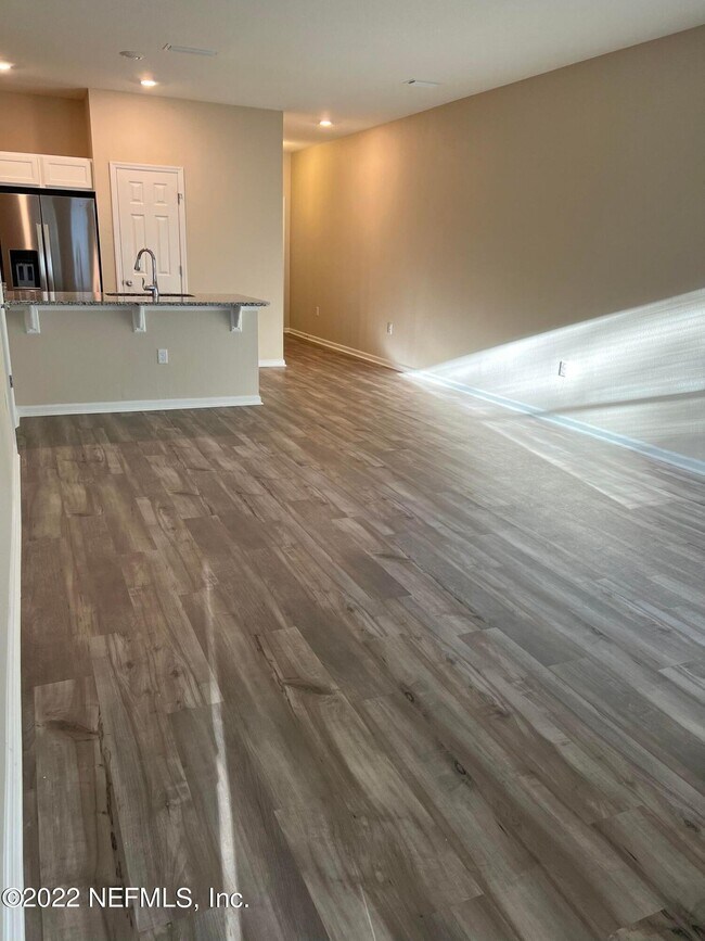 Foto del edificio - 11795 Junegrass Rd