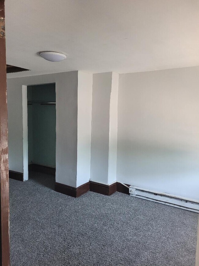 Foto del edificio - 89 N Main St