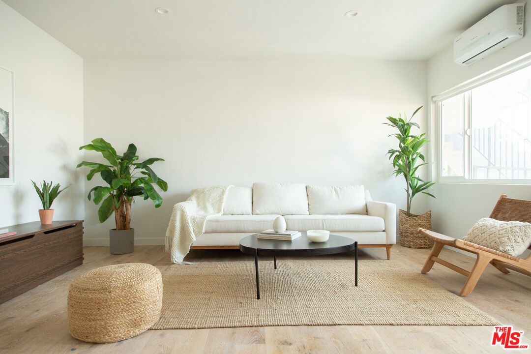 Foto principal - 3363 Andrita St