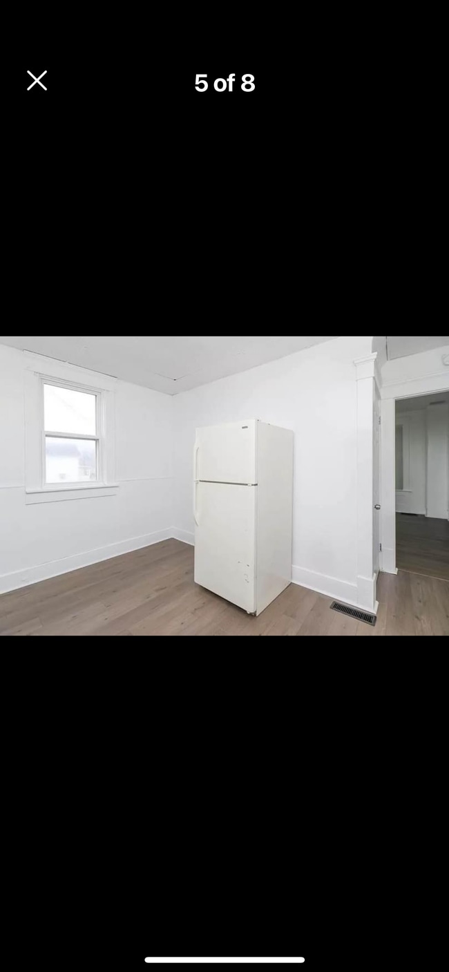 Foto del edificio - 247 E 2nd St