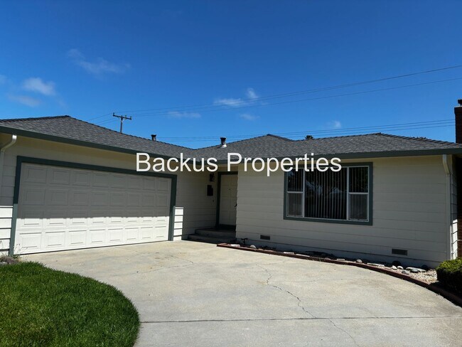 Foto del edificio - 790 Fairfax Dr