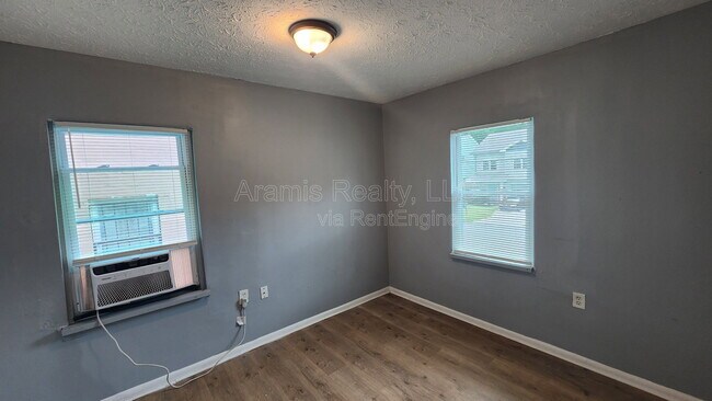 Foto del edificio - 248 Rosser St SW