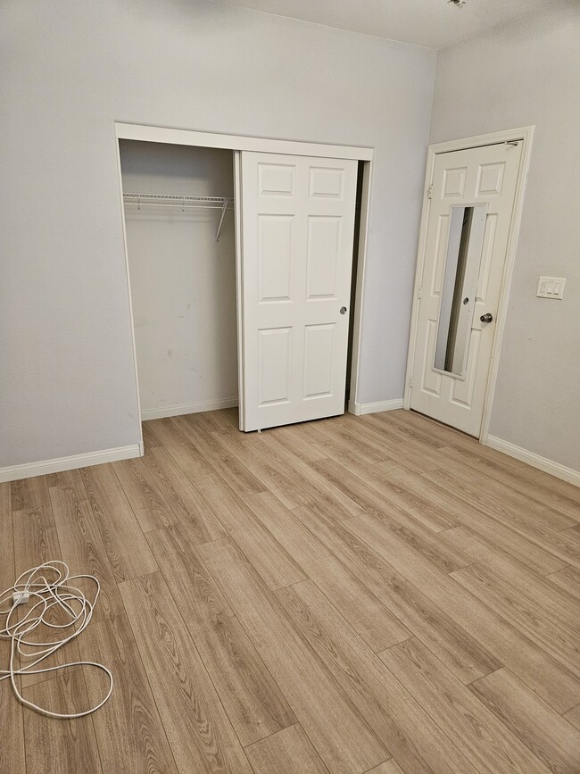 Building Photo - 7204 Mountain Den Ave