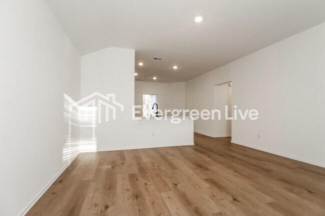 Foto del edificio - 3916 Olivia St