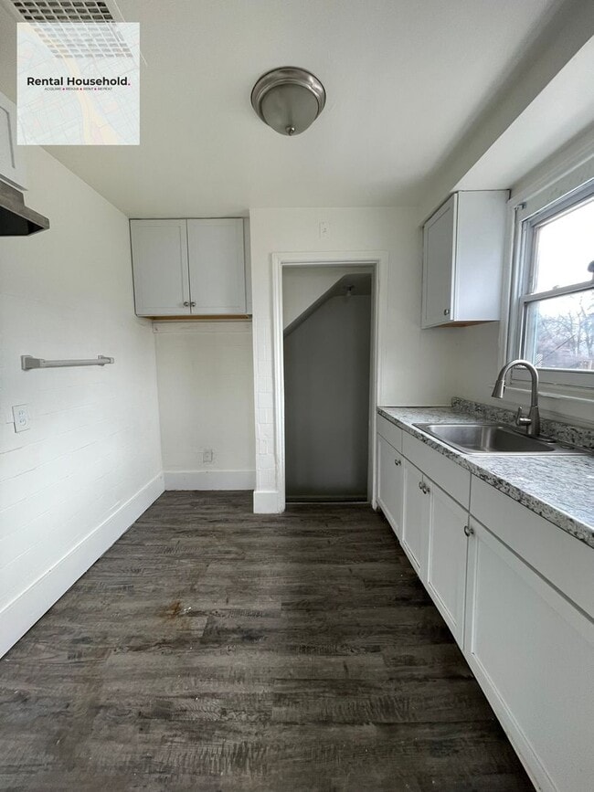 Foto del edificio - Bright & Airy 3-Bedroom Bungalow-Move-In Ready!