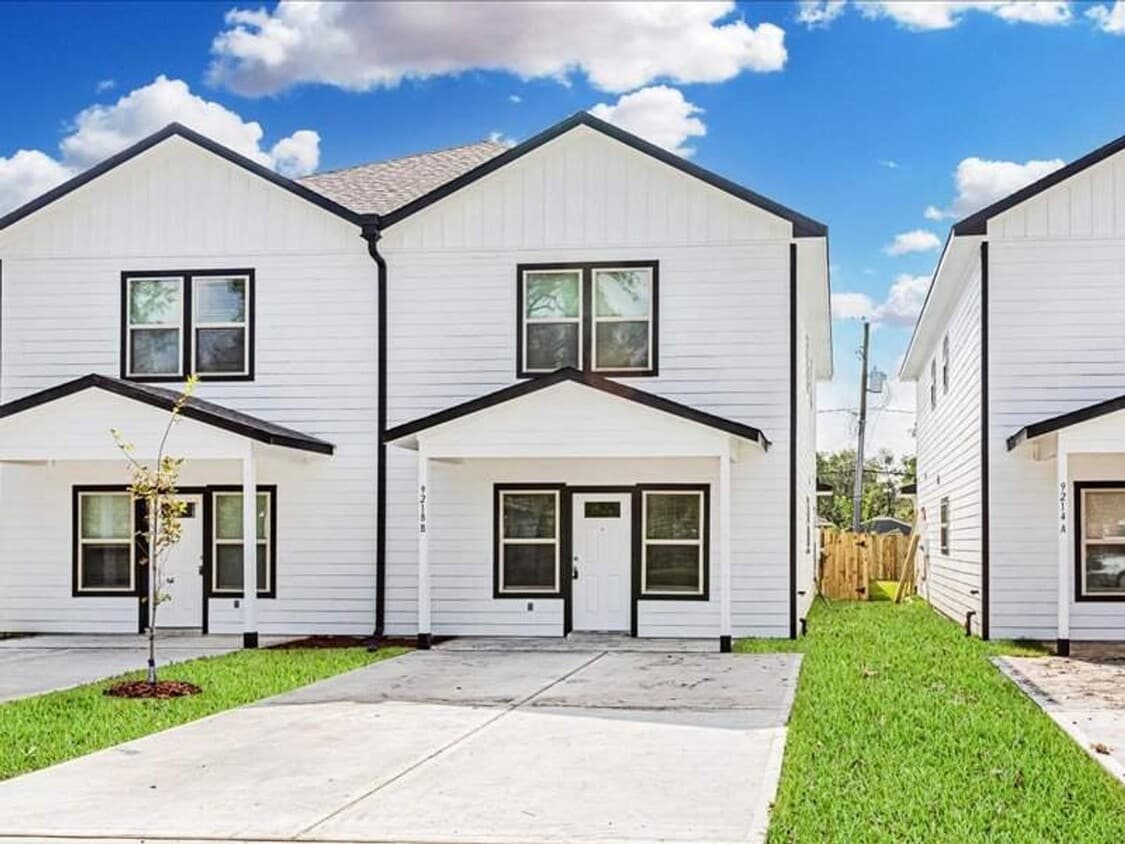 Photo - 8214 Parker Rd.