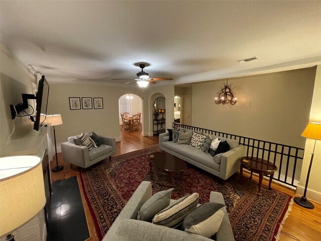 Foto del edificio - 1604 Castle Ct