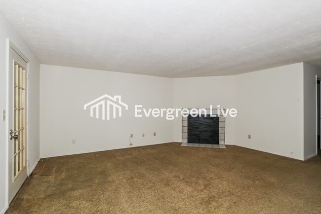 Building Photo - Coming Soon!