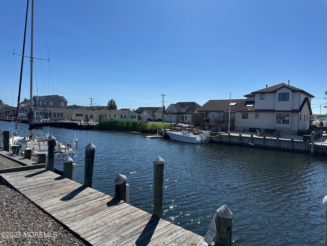 Foto principal - 831 Anchor Dr