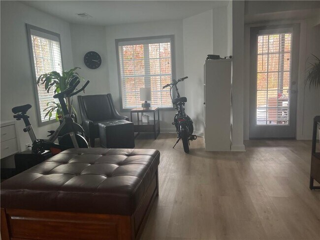 Foto del edificio - 4350 Hampton Mill Pkwy