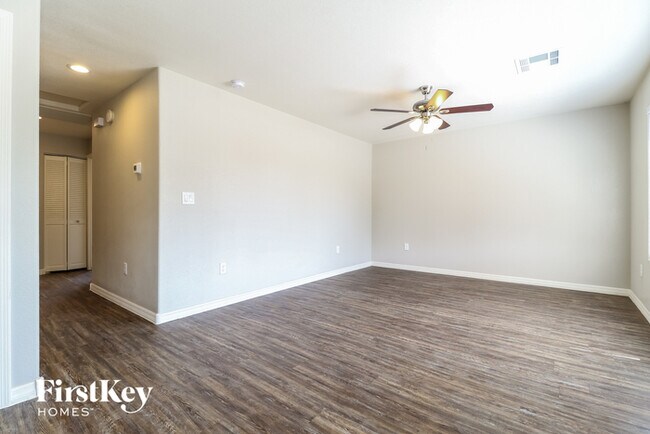 Foto del edificio - 602 E Westchester Dr