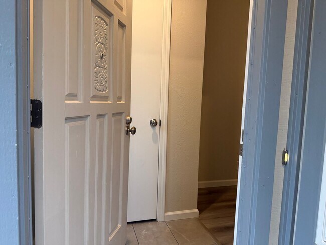 Foto del edificio - 5419 E Knoll Drive