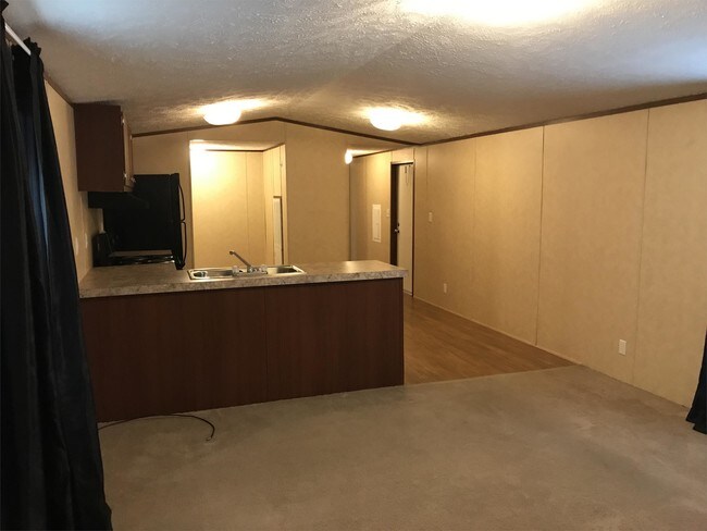 Building Photo - 21 Church Rd