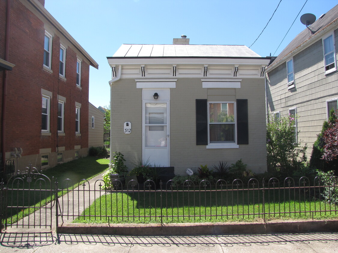 Primary Photo - 312 Center St