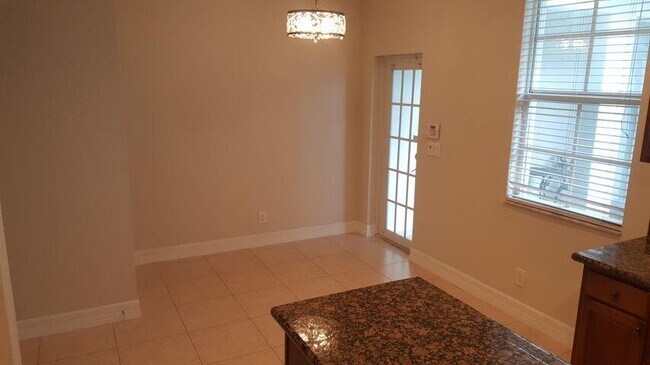 Foto del edificio - 1052 NW 18th Ave