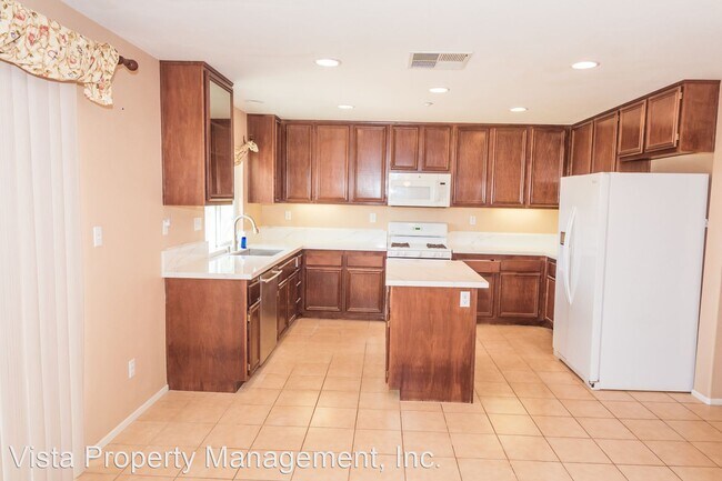 Building Photo - 4 br, 2 bath House - 29545 Clear View Lane