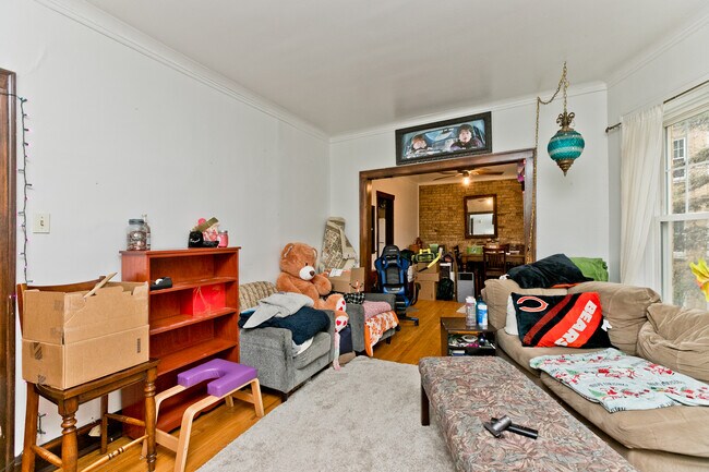 Foto del edificio - 1349 W Greenleaf Ave