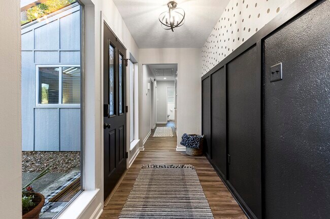 Foto del edificio - 623 Hickory Ridge Dr