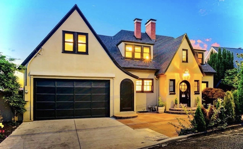 Primary Photo - 294 NW MacLeay Blvd