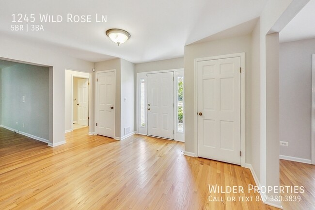 Foto del edificio - 1245 Wild Rose Ln